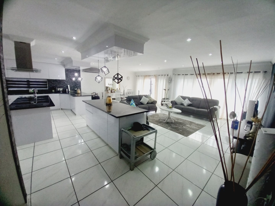 4 Bedroom Property for Sale in Roodia Free State